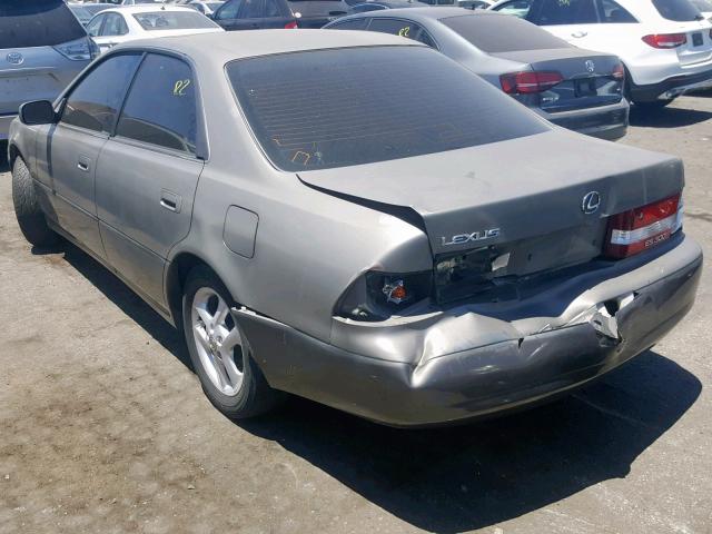 JT8BF28G5Y5075892 - 2000 LEXUS ES 300 SILVER photo 3