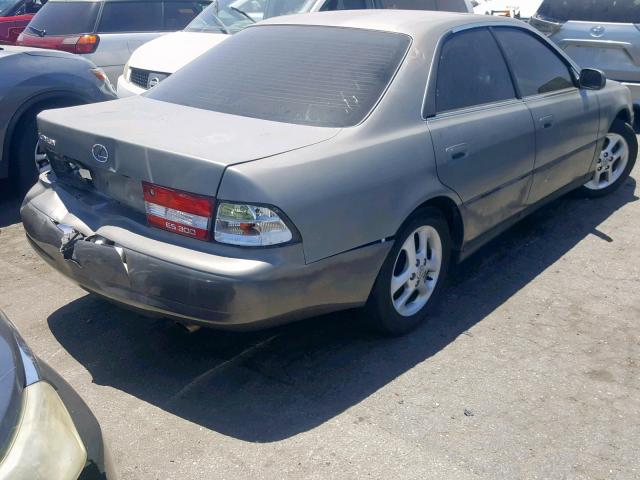 JT8BF28G5Y5075892 - 2000 LEXUS ES 300 SILVER photo 4