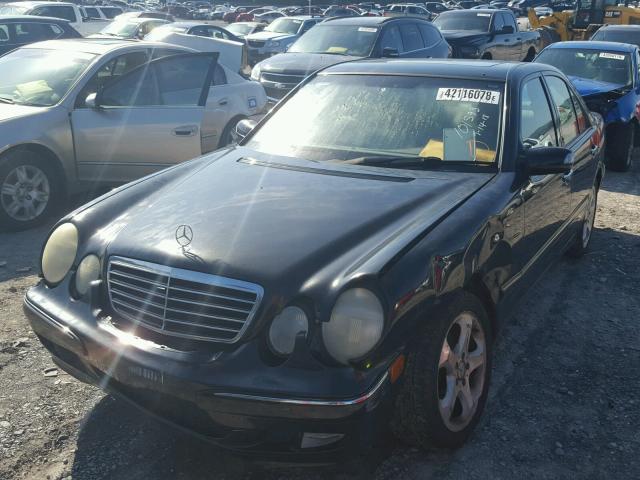 WDBJF65J52B492036 - 2002 MERCEDES-BENZ E 320 BLACK photo 2