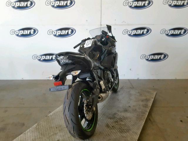 JKAEXEJ1XKDA03552 - 2019 KAWASAKI EX650 J შავი ფოტო 4