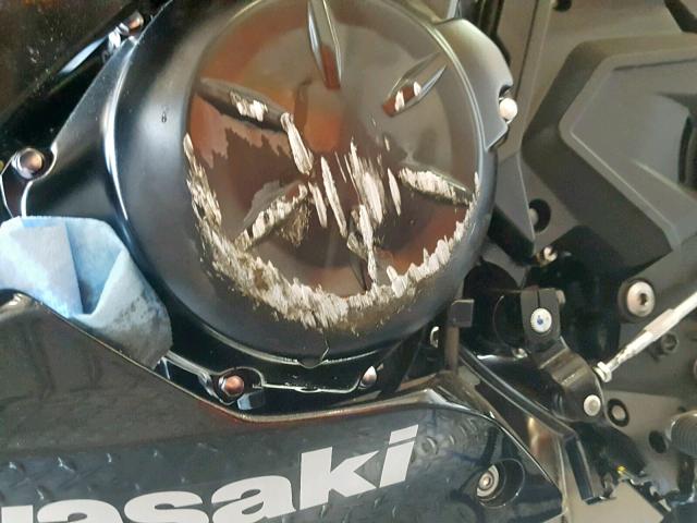 JKAEXEJ1XKDA03552 - 2019 KAWASAKI EX650 J შავი ფოტო 9