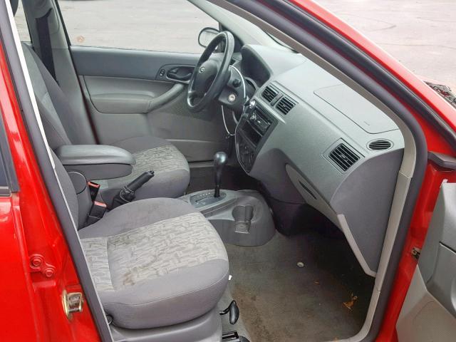 1FAFP34N85W259262 - 2005 FORD FOCUS ZX4 RED photo 5