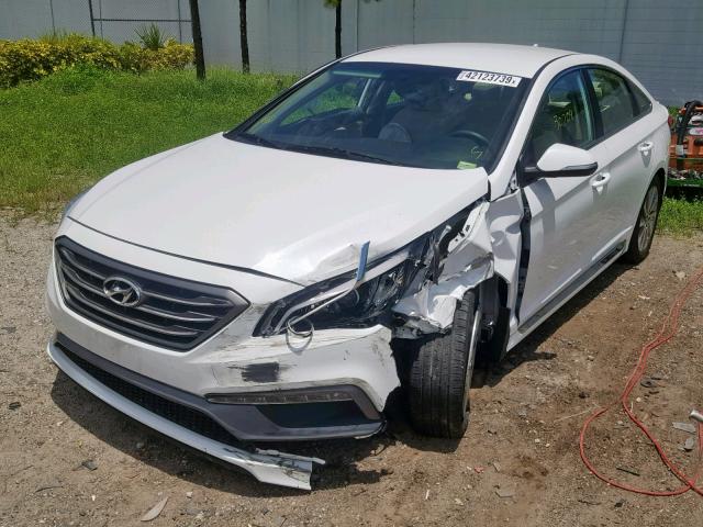 5NPE34AF3HH475227 - 2017 HYUNDAI SONATA SPO WHITE photo 2