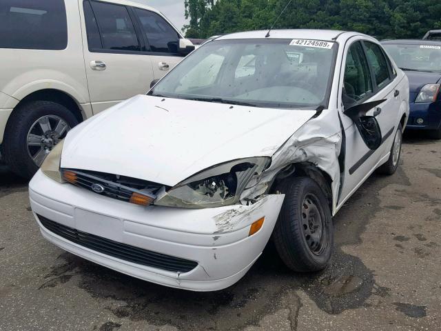 1FAFP33PX3W285040 - 2003 FORD FOCUS LX WHITE photo 2