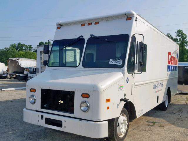 4UZAAPDU09CAN7798 - 2009 FREIGHTLINER CHASSIS M WHITE photo 2