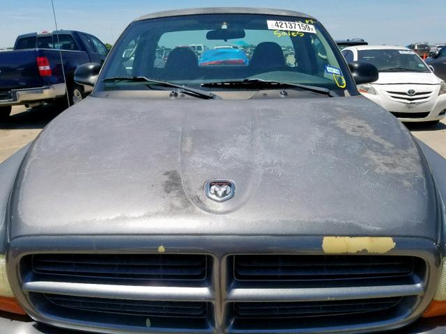 1B7FL16X62S538561 - 2002 DODGE DAKOTA BAS GRAY photo 9