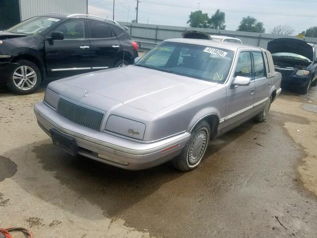 1C3XV66R8ND856207 - 1992 CHRYSLER NEW YORKER SILVER photo 2