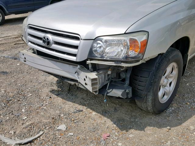 JTEDP21AX40017261 - 2004 TOYOTA HIGHLANDER SILVER photo 9