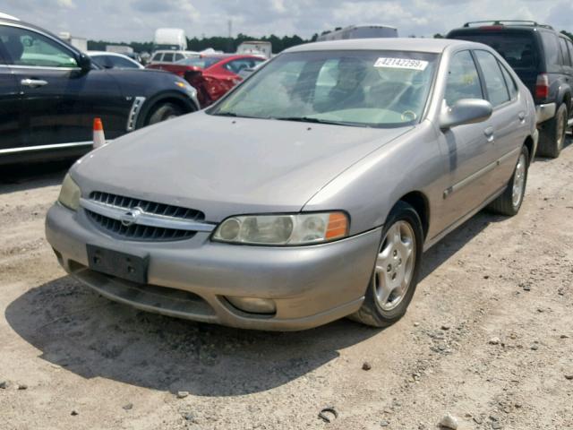 1N4DL01A4YC131206 - 2000 NISSAN ALTIMA XE GRAY photo 2