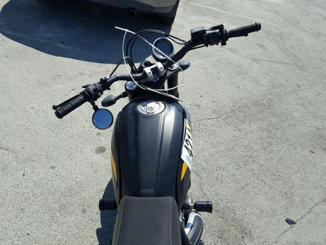 ML015ANM3FT004199 - 2015 DUCATI SCRAMBLER BLACK photo 5