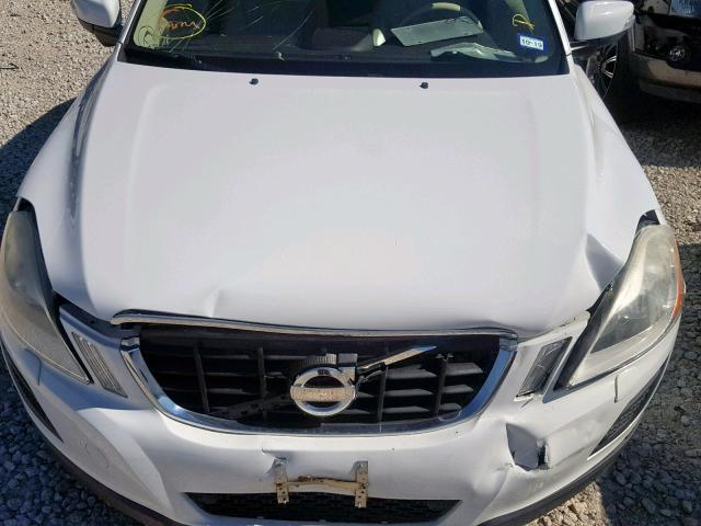 YV4952DL6B2140650 - 2011 VOLVO XC60 3.2 WHITE photo 7