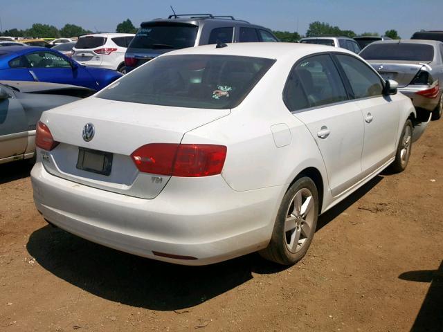 3VWLL7AJ5EM418155 - 2014 VOLKSWAGEN JETTA TDI WHITE photo 4