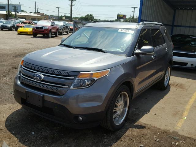 1FMHK8F89CGA95416 - 2012 FORD EXPLORER L GRAY photo 2