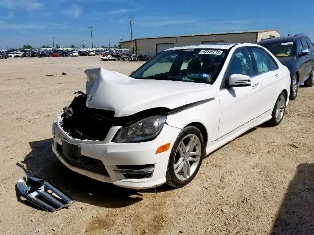 WDDGF4HB9DA828516 - 2013 MERCEDES-BENZ C 250 WHITE photo 2