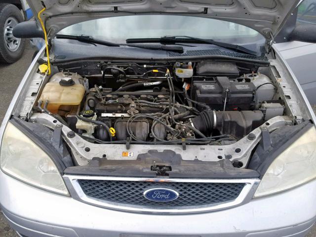 1FAHP34N67W227812 - 2007 FORD FOCUS ZX4 SILVER photo 7