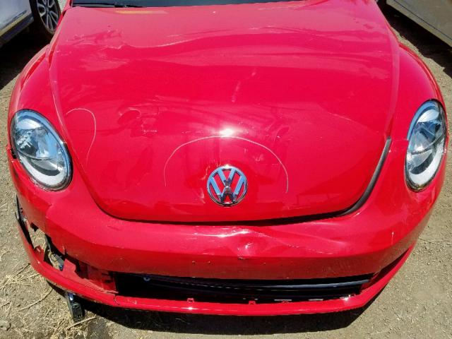 3VW517AT3GM802602 - 2016 VOLKSWAGEN BEETLE S/S RED photo 7