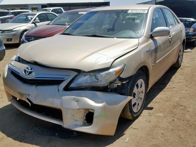 4T1BB3EK7BU138916 - 2011 TOYOTA CAMRY HYBR TAN photo 2