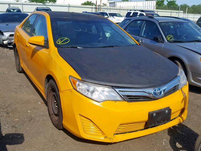 4T1BD1FKXDU088982 - 2013 TOYOTA CAMRY HYBR YELLOW photo 1