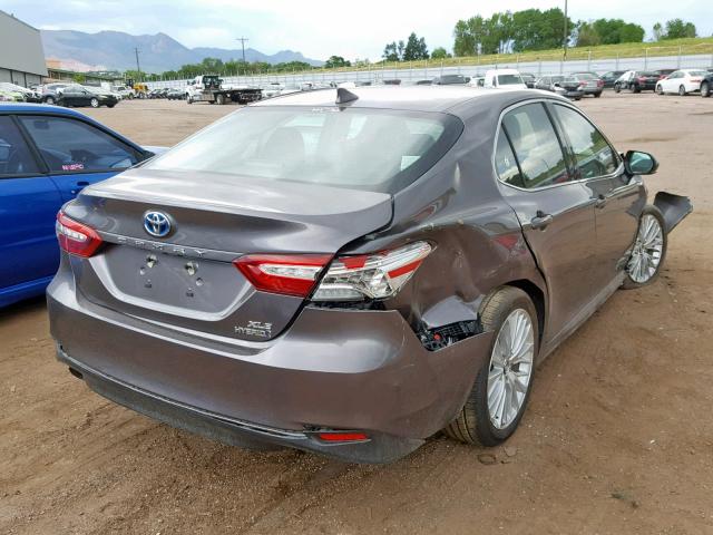 4T1B21HK5KU516053 - 2019 TOYOTA CAMRY HYBR SILVER photo 4