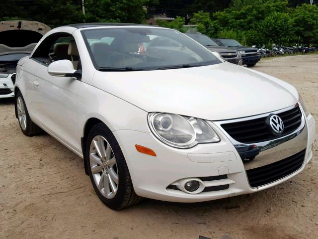 WVWFA71F57V011818 - 2007 VOLKSWAGEN EOS 2.0T L WHITE photo 1