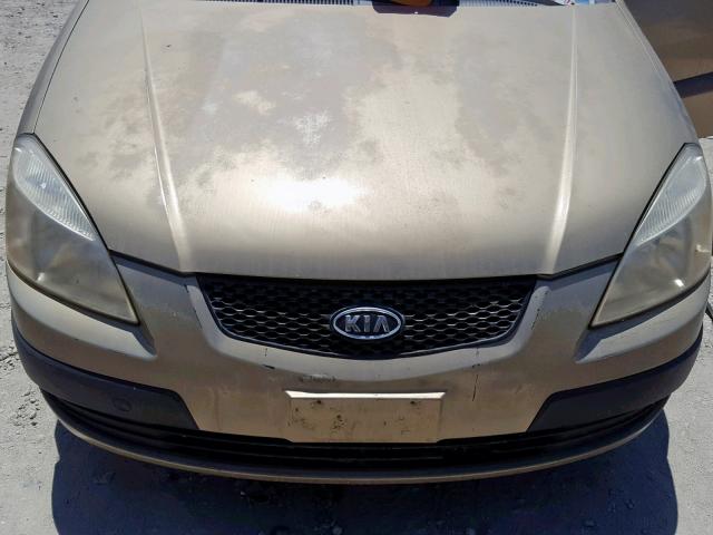 KNADE123066152055 - 2006 KIA RIO TAN photo 7