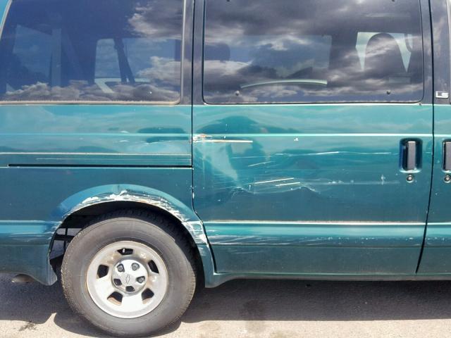 1GNDM19W7WB103763 - 1998 CHEVROLET ASTRO GREEN photo 9