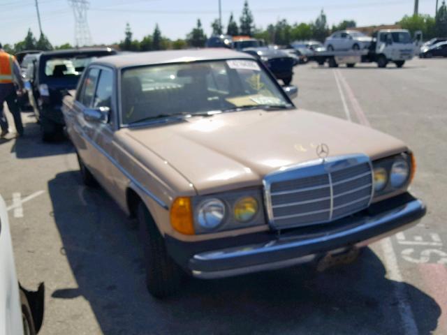 WDBAB33AXDB023671 - 1983 MERCEDES-BENZ 300 DT BEIGE photo 1