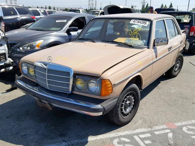 WDBAB33AXDB023671 - 1983 MERCEDES-BENZ 300 DT BEIGE photo 2