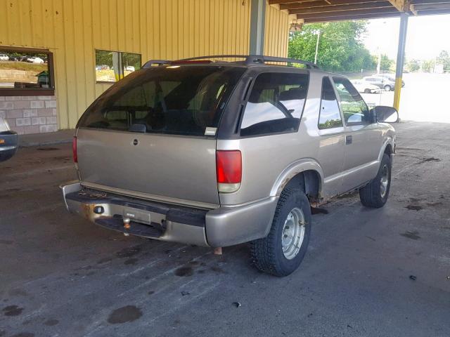 1GNCS18W32K142220 - 2002 CHEVROLET BLAZER TAN photo 4