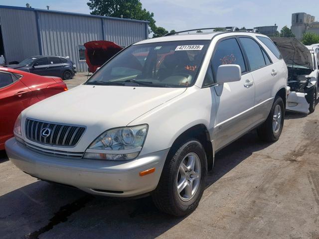 JTJHF10U610201104 - 2001 LEXUS RX WHITE photo 2