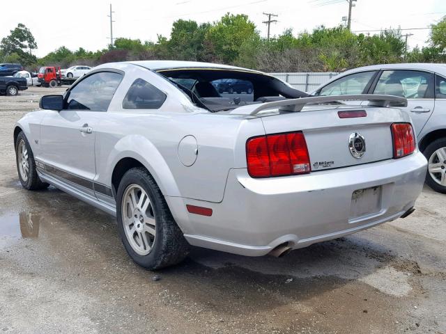 1ZVFT82H865195292 - 2006 FORD MUSTANG GT SILVER photo 3