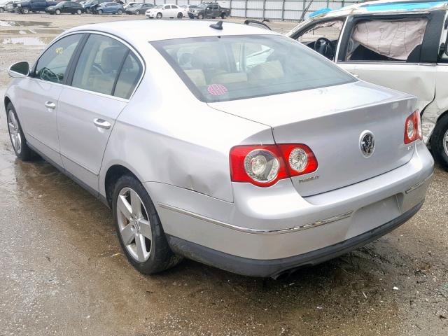 WVWAK73C68E252301 - 2008 VOLKSWAGEN PASSAT KOM SILVER photo 3