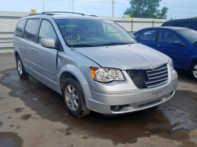 2A4RR5D10AR404382 - 2010 CHRYSLER TOWN & COU SILVER photo 1