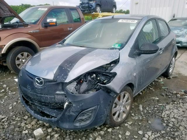 JM1DE1KZ0C0142034 - 2012 MAZDA MAZDA2 GRAY photo 2