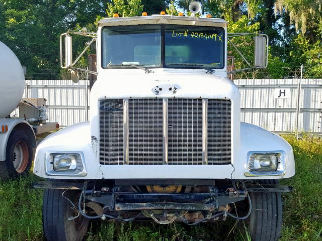 2NPNHD7X8YM509107 - 2000 PETERBILT 330 WHITE photo 9