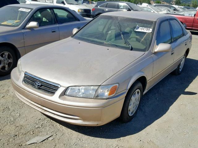 4T1BG22K0YU659470 - 2000 TOYOTA CAMRY CE BEIGE photo 2