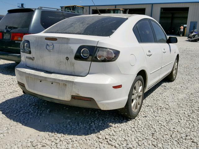 JM1BK12F981817581 - 2008 MAZDA 3 I WHITE photo 4