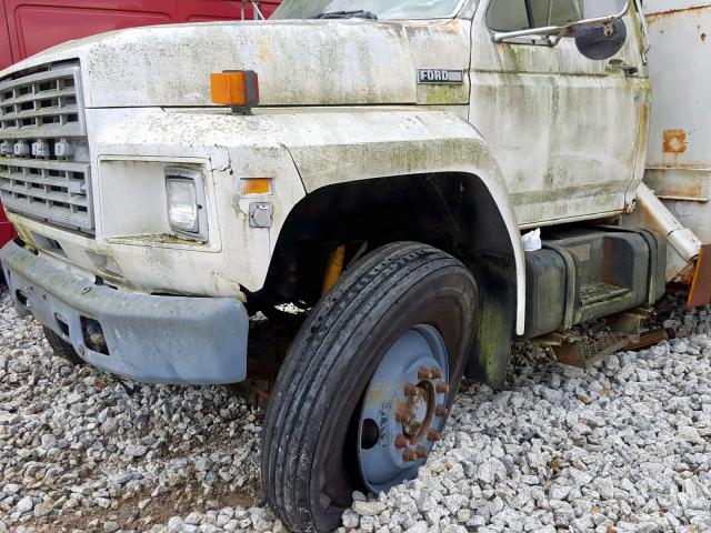 1FDXK87U6DVA30978 - 1983 FORD F8000 WHITE photo 9