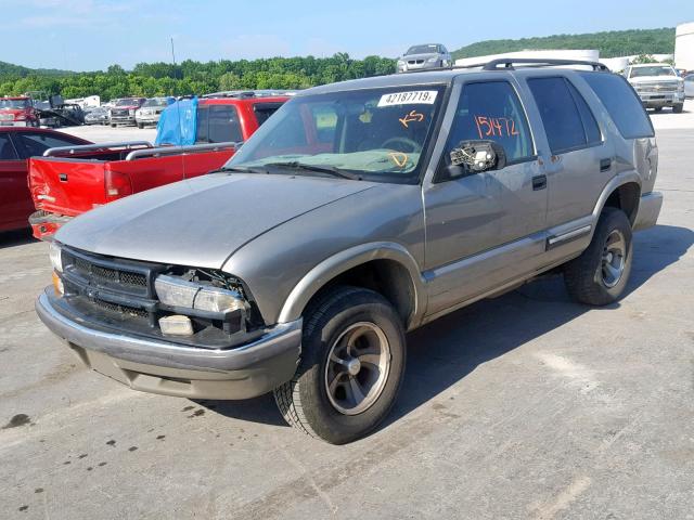 1GNCS13W312133880 - 2001 CHEVROLET BLAZER GOLD photo 2