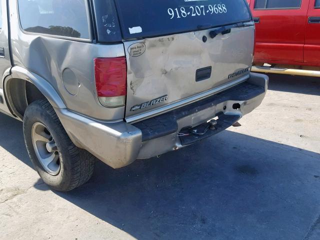 1GNCS13W312133880 - 2001 CHEVROLET BLAZER GOLD photo 9