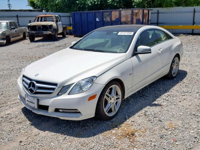 WDDKJ5KBXCF133177 - 2012 MERCEDES-BENZ E 350 WHITE photo 2