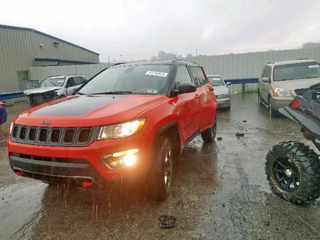 3C4NJDDB9JT129039 - 2018 JEEP COMPASS TR ORANGE photo 2