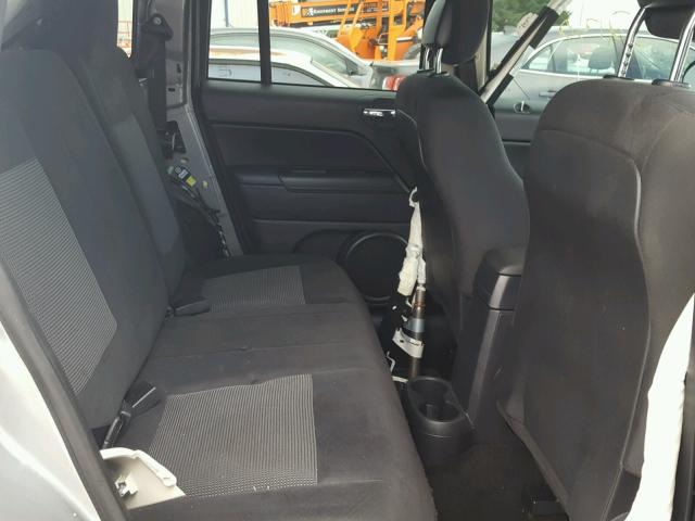 1C4NJCBA6FD250323 - 2015 JEEP COMPASS SP 银色 照片 6