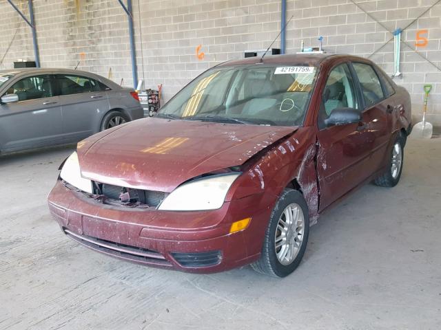 1FAFP34N06W130045 - 2006 FORD FOCUS ZX4 RED photo 2