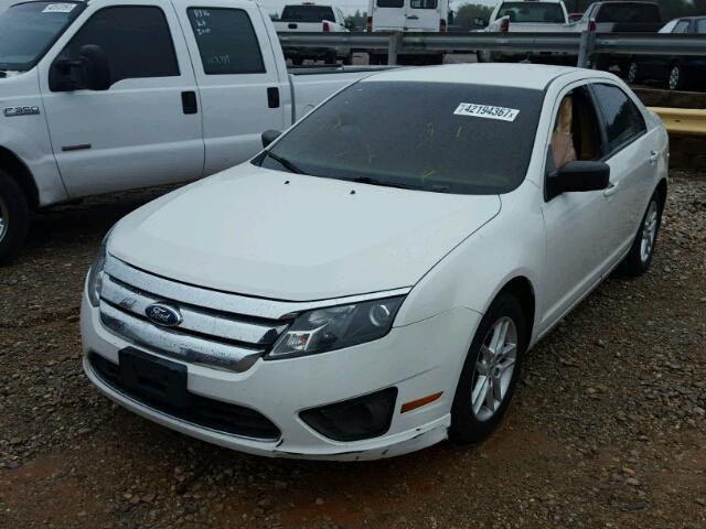 3FAHP0GA4BR337292 - 2011 FORD FUSION S WHITE photo 2