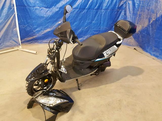 LEHTCB211JR000004 - 2018 GEEL SCOOTER BLACK photo 2