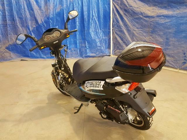 LEHTCB211JR000004 - 2018 GEEL SCOOTER BLACK photo 3