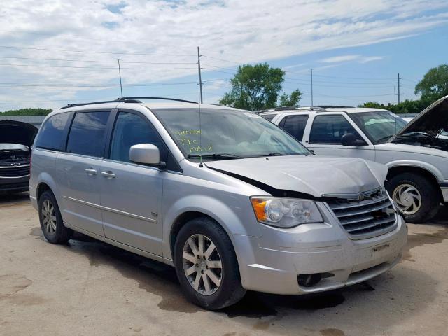 2A8HR54199R679822 - 2009 CHRYSLER TOWN & COU SILVER photo 1