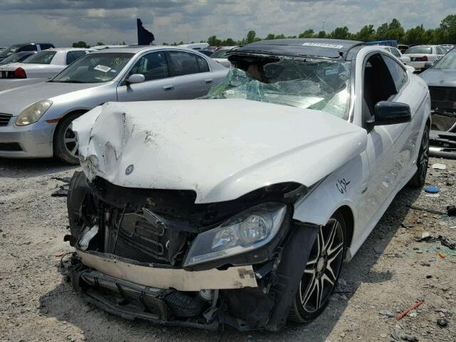 WDDGJ4HB8DG015387 - 2013 MERCEDES-BENZ C 250 WHITE photo 2