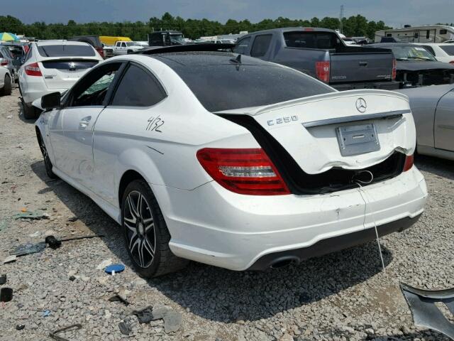 WDDGJ4HB8DG015387 - 2013 MERCEDES-BENZ C 250 WHITE photo 3